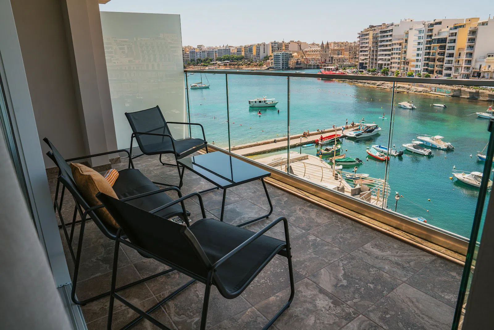 Mur du port de Spinola Bay, St Julian's